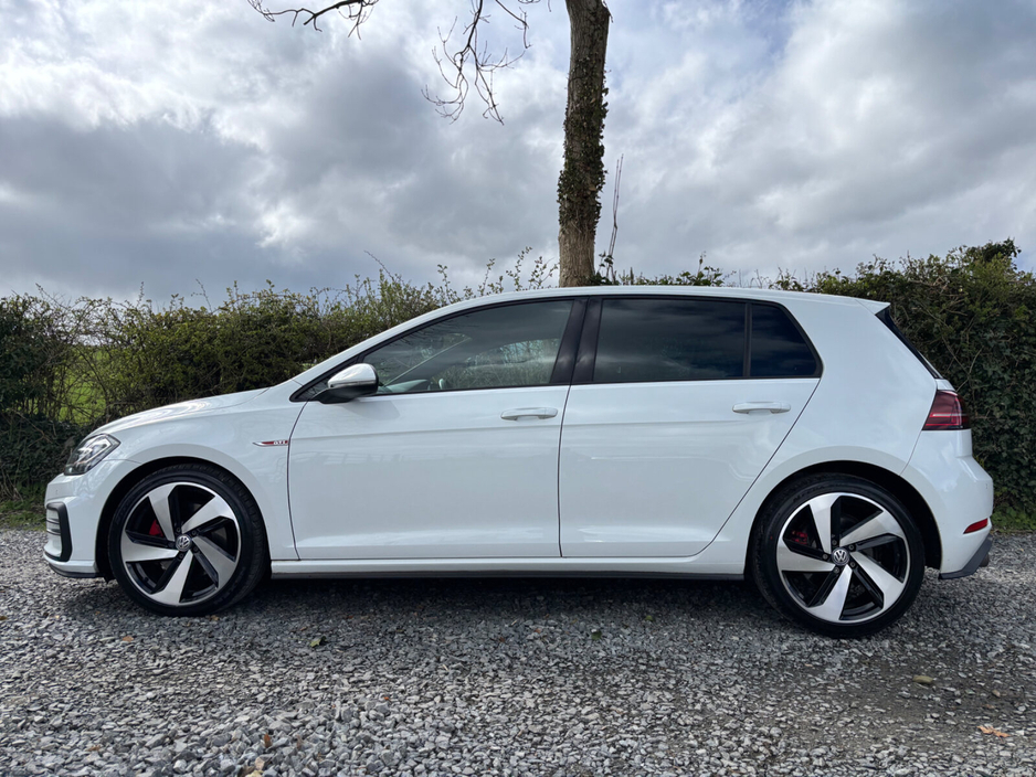 2018 Volkswagen Golf - image 6
