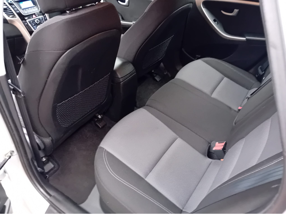 2015 Hyundai i30 - image 11