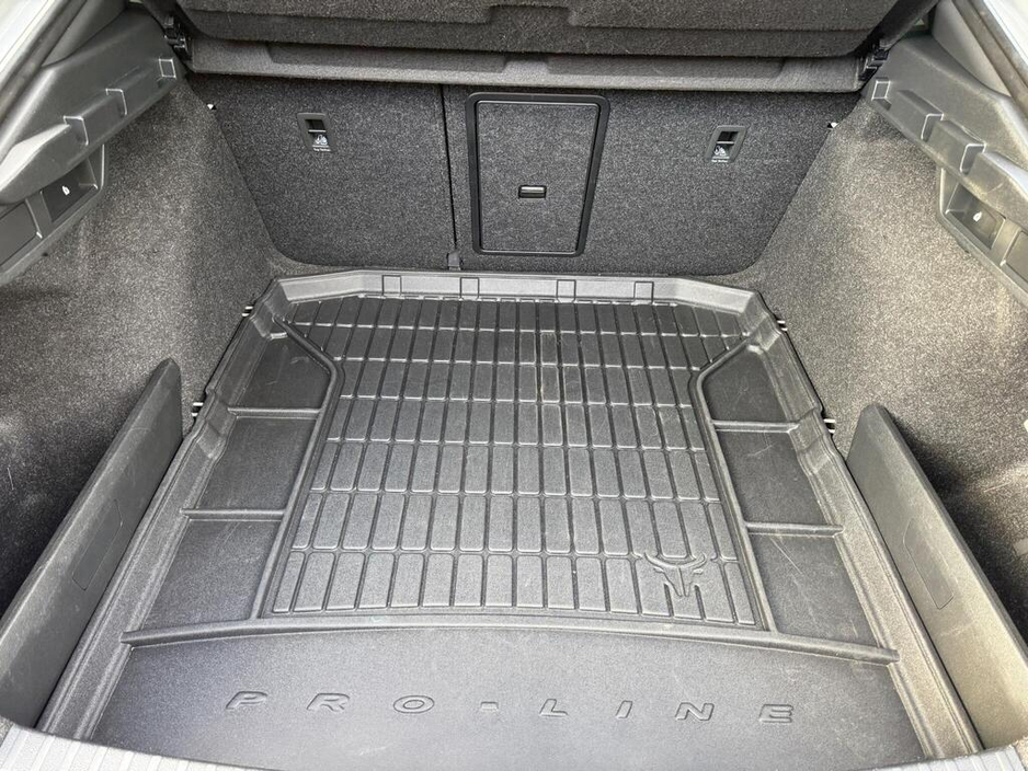 2022 Tesla Model Y - image 8