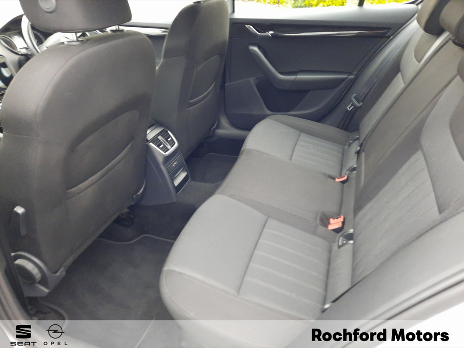 2019 Skoda Octavia - image 9