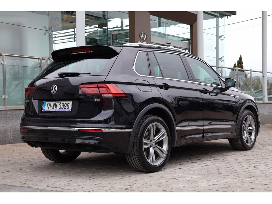 2017 Volkswagen Tiguan - image 6