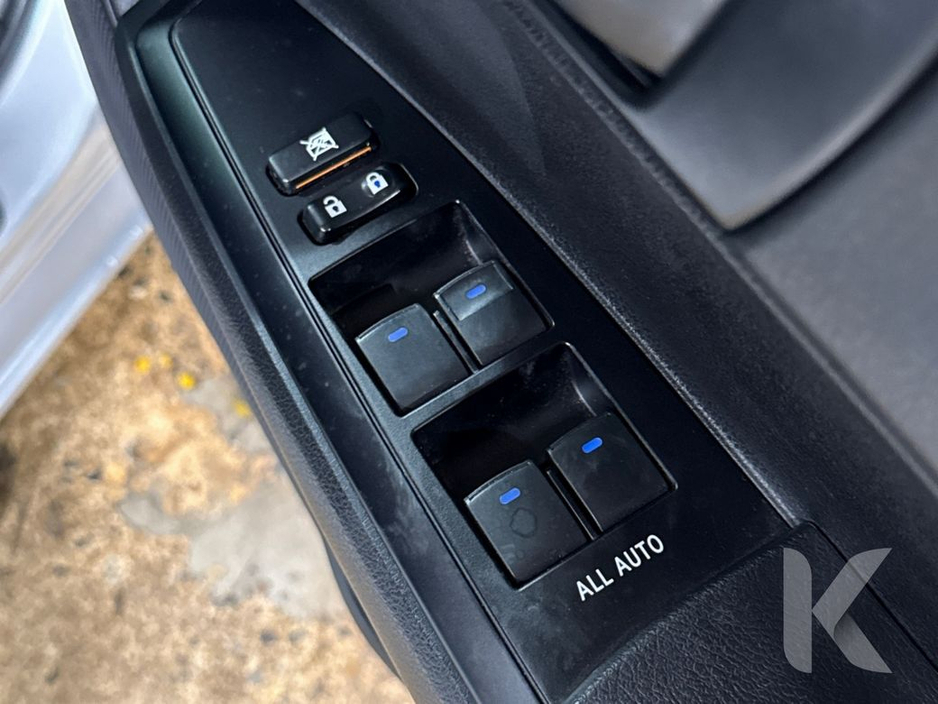 2020 Toyota Corolla - image 17