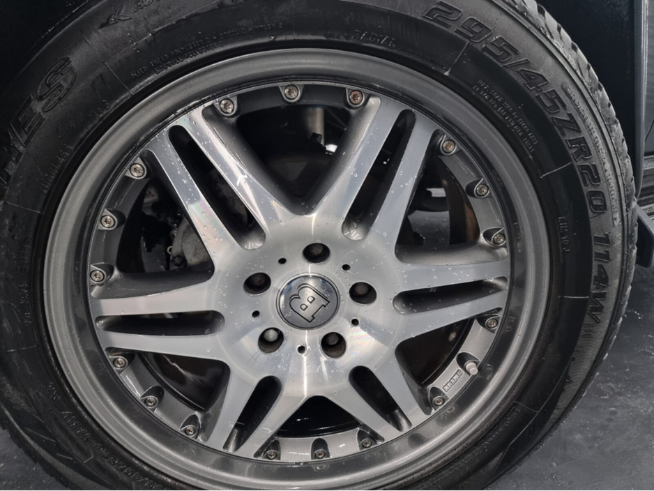 2011 Mercedes-Benz G Class - image 6