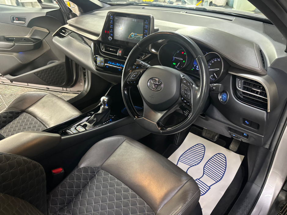 2022 Toyota C-HR - image 9