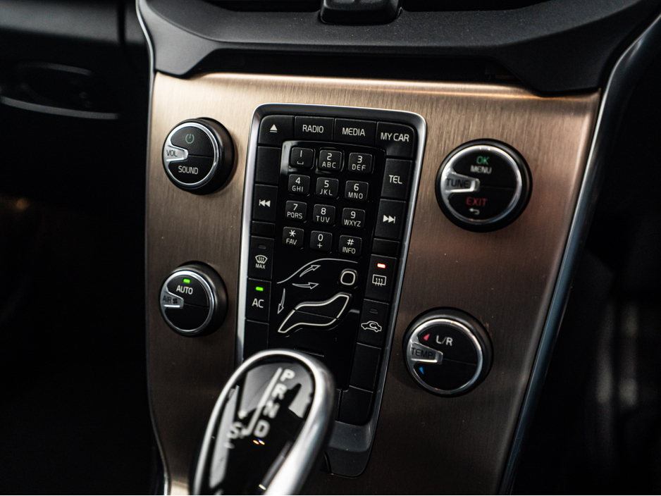 2014 Volvo V40 2014 Volvo V40 Cross Country Auto/New NCT/Warranty €10,888