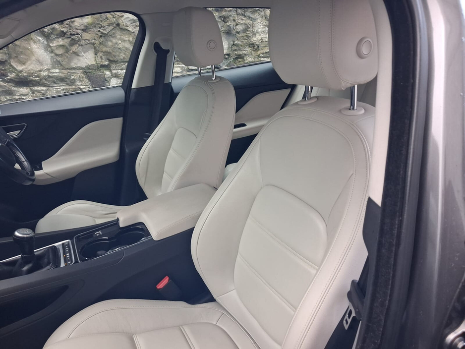 2017 Jaguar F-Pace 2.0 i4 D 180PS Prestige RWD €12,750