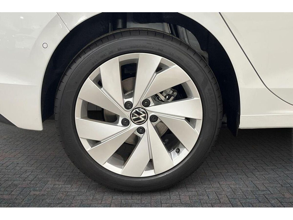 2025 Volkswagen Golf - image 5