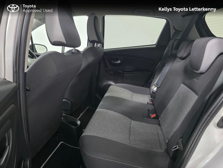 2020 Toyota Yaris - image 7