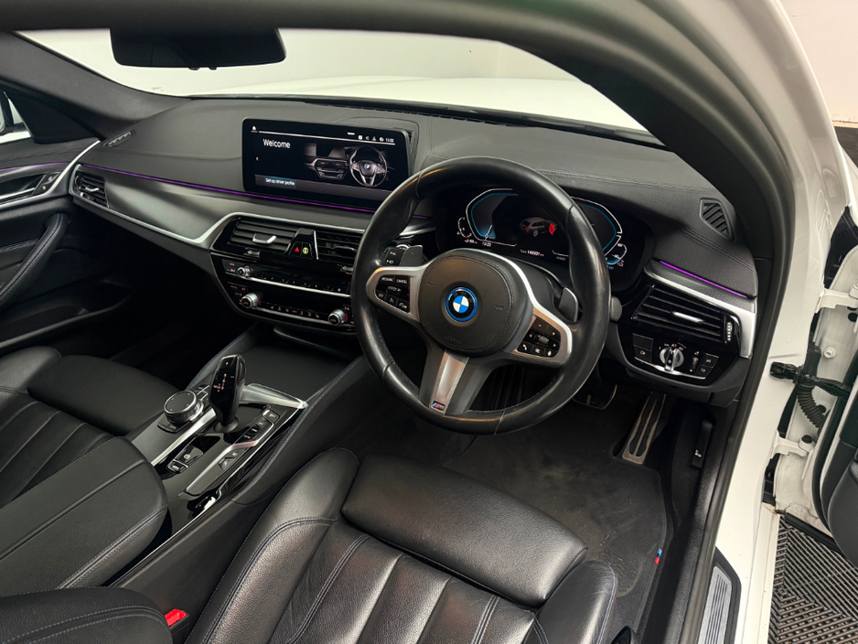 2023 BMW 5 Series - image 14