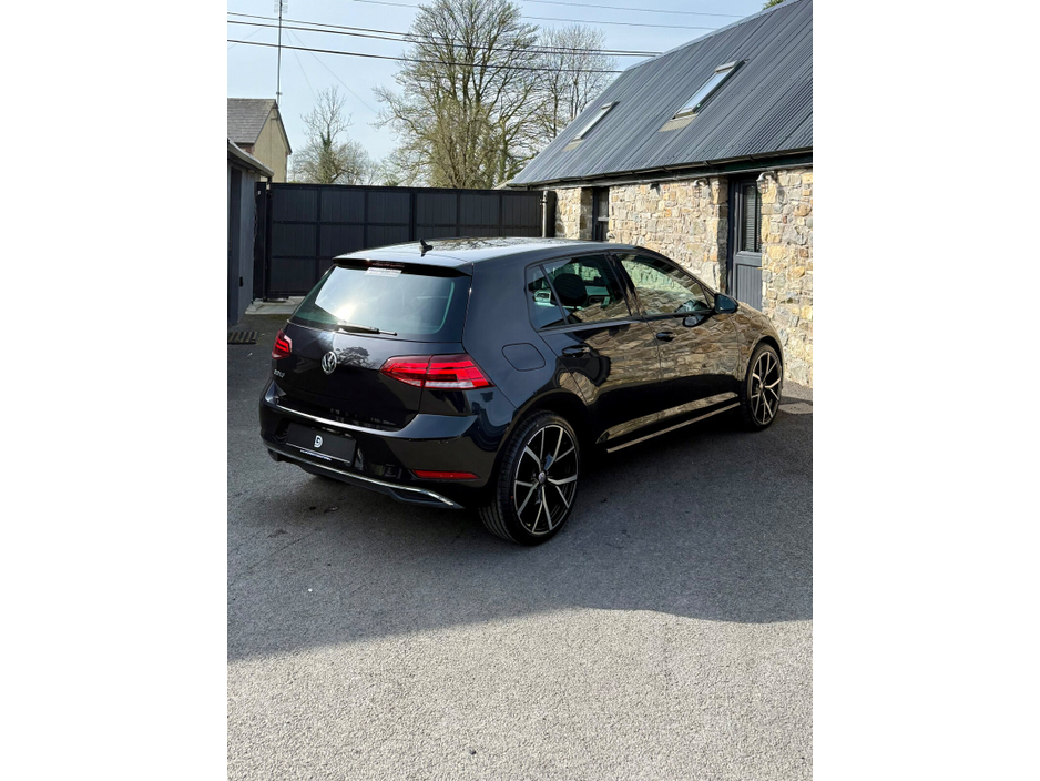 2018 Volkswagen Golf - image 6