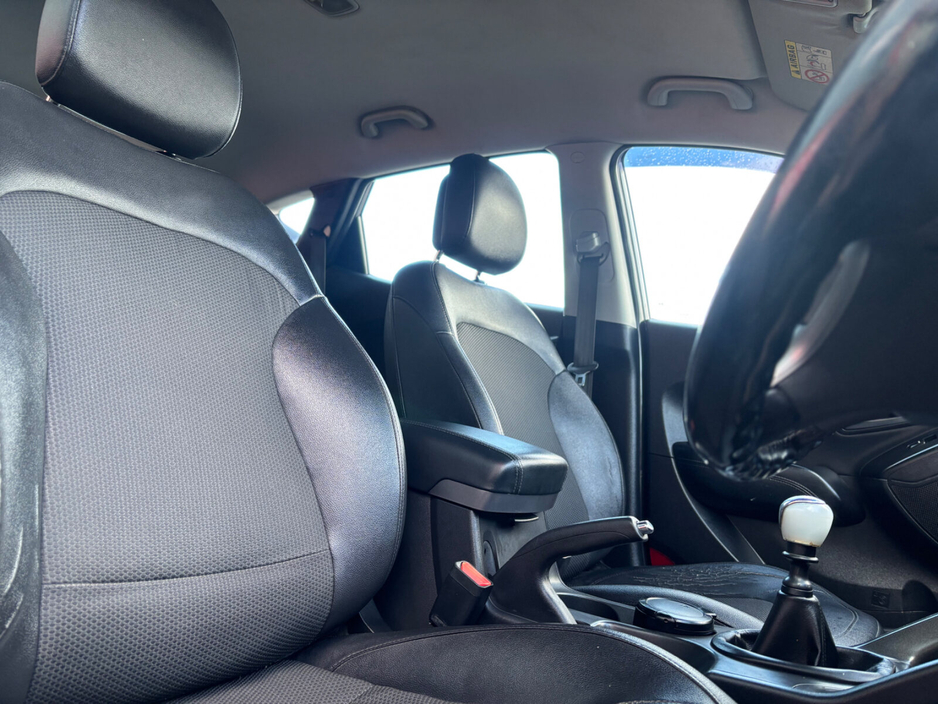 2014 Hyundai ix35 - image 5