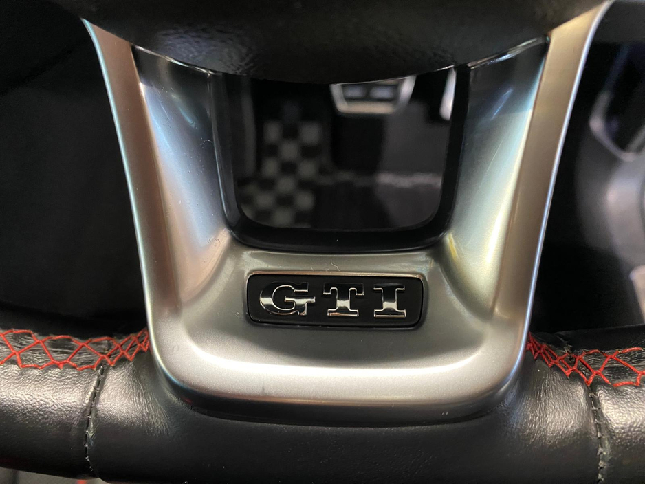 2018 Volkswagen Golf - image 15