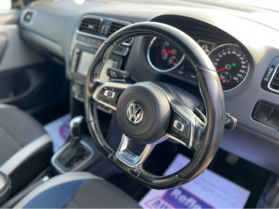 2015 Volkswagen Polo - image 15