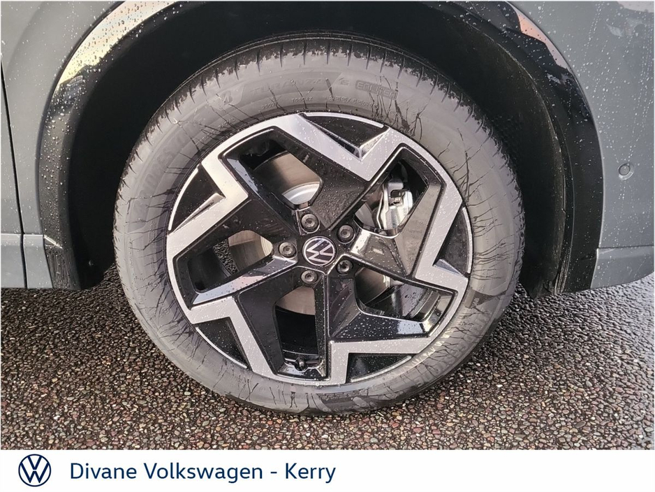 2026 Volkswagen Tiguan - image 8