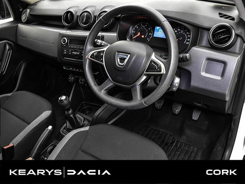 2019 Dacia Duster - image 6