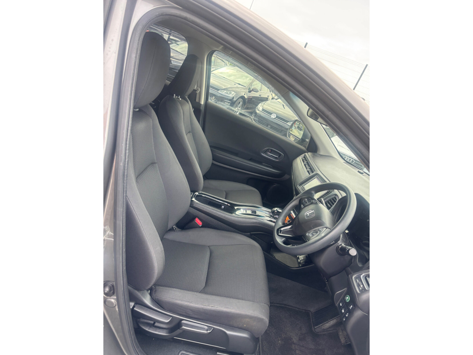 2020 Honda Vezel - image 4