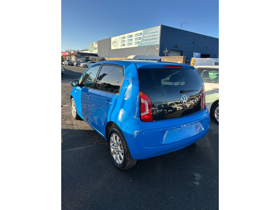 2015 Volkswagen up!  €7,950