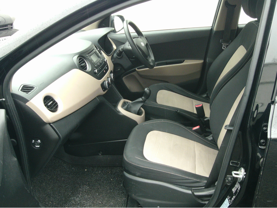 2016 Hyundai i10 - image 12