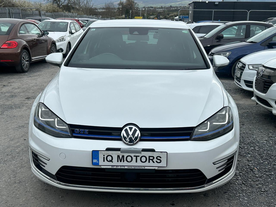 2015 Volkswagen Golf - image 2