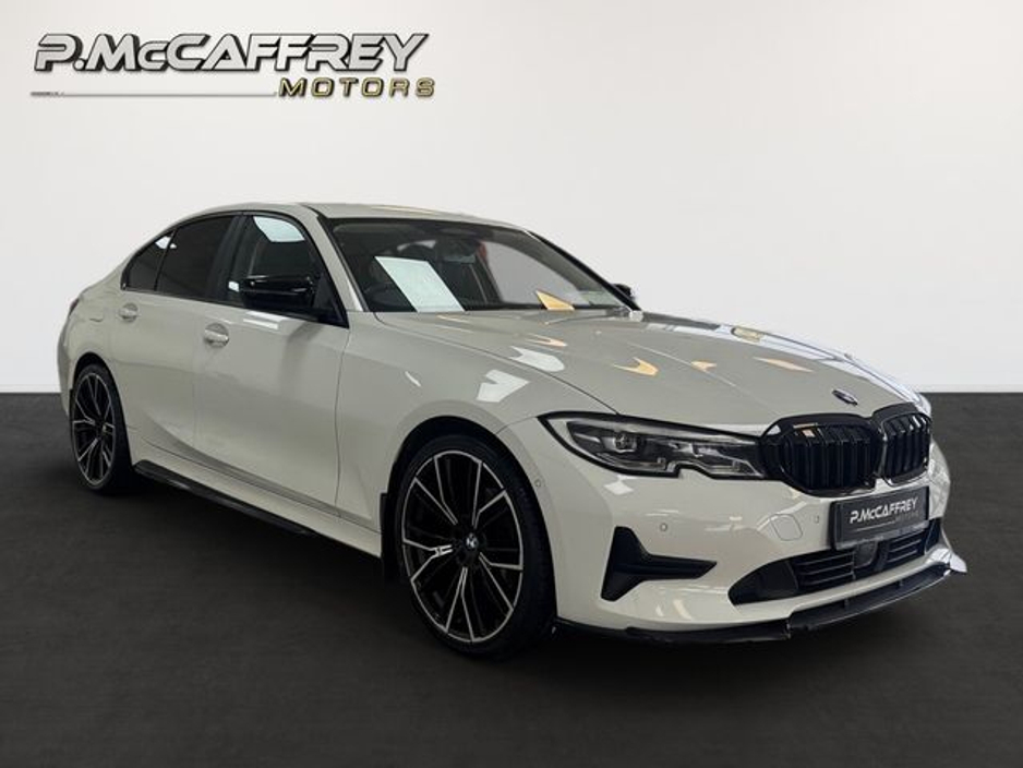 2019 BMW 3 Series - image 3