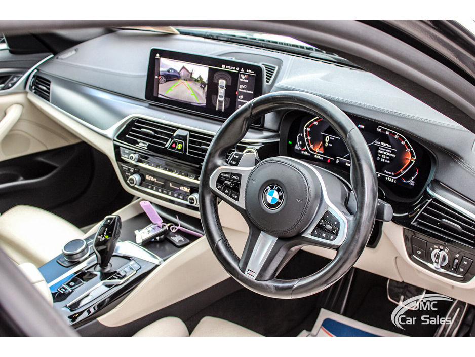 2021 BMW 5 Series - image 16