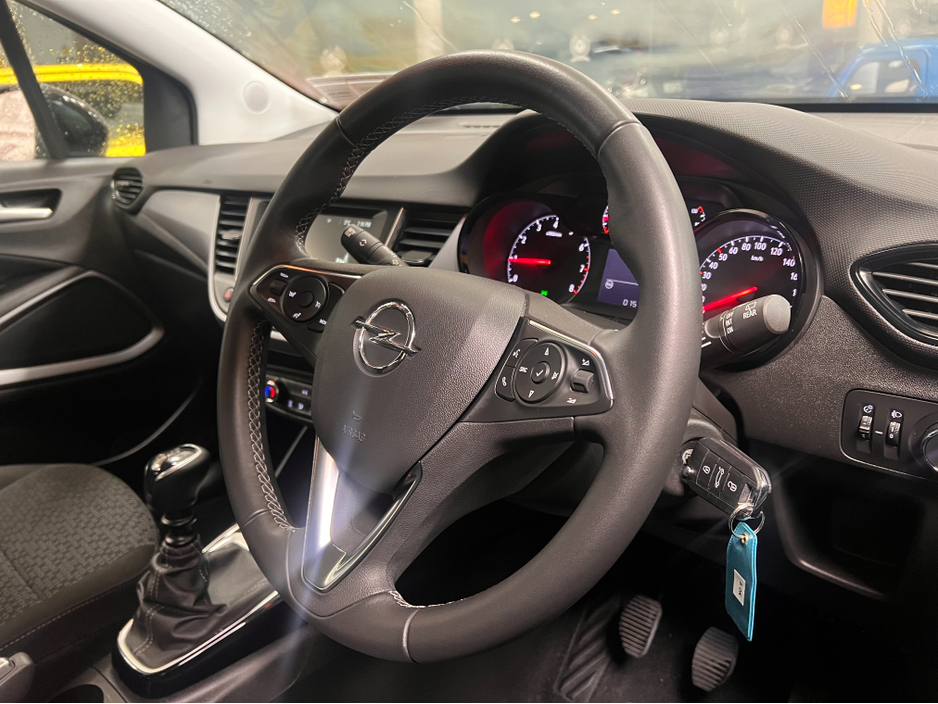 2024 Opel Crossland X *Only 12000 Kms* As New Petrol Manual High Spec 2024 Opel Crossland Rear View Camera Apple Car Play www.bolands.ie Est.1955 €21,950