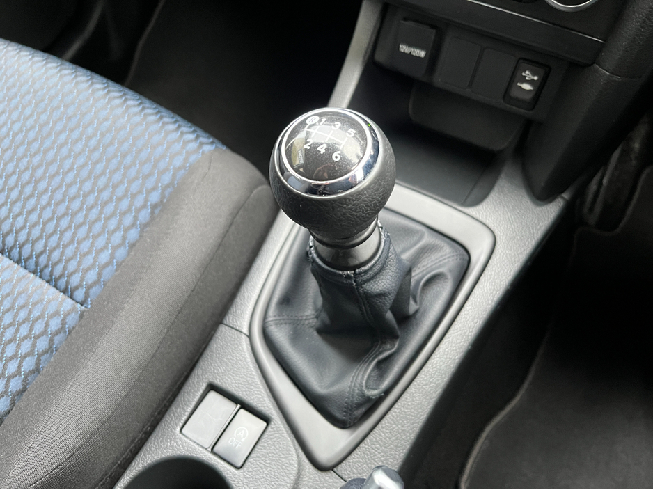 2014 Toyota Auris TERRA 1.3 PETROL //LOW MILES//