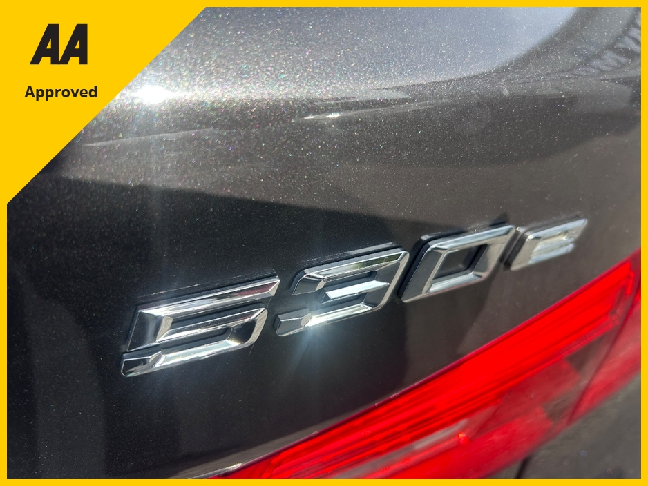 2018 BMW 5 Series - image 24