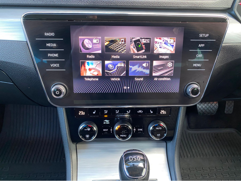 2020 Skoda Superb - image 16