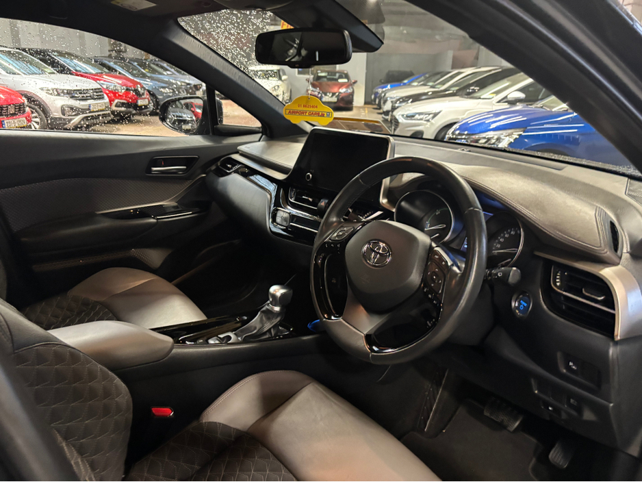 2023 Toyota C-HR HYBRID SOL 4DR AUTO €24,499