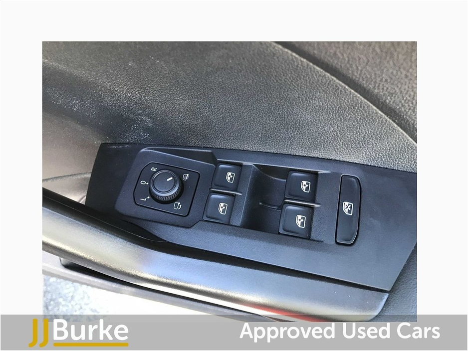 2022 Volkswagen T-Cross - image 21