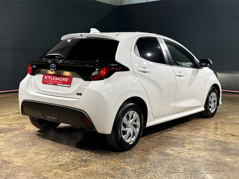 2020 Toyota Yaris - image 3