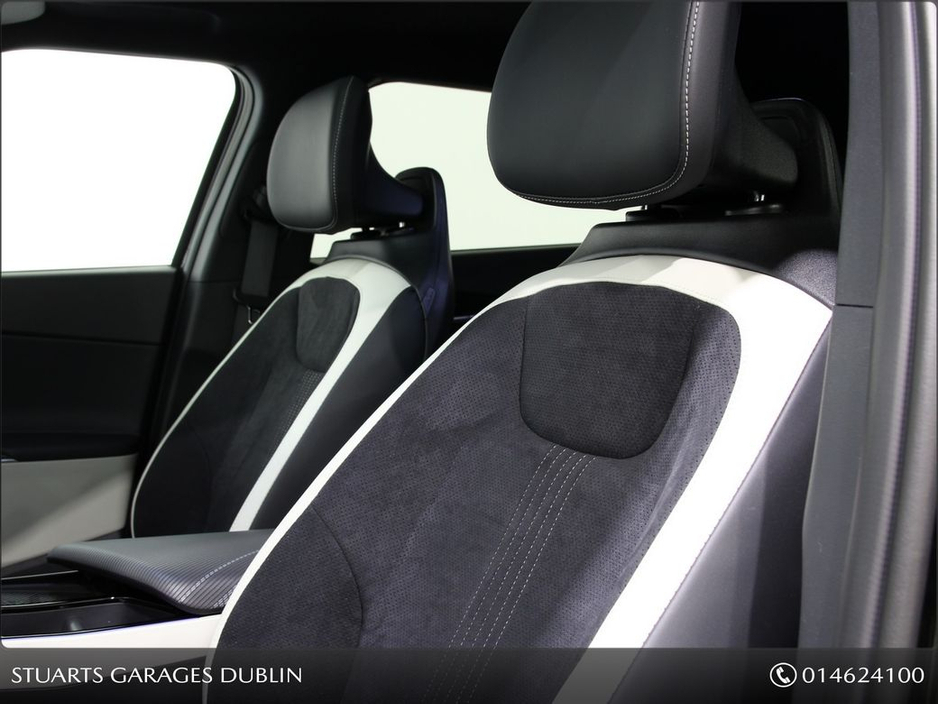 2022 Kia EV6 EV6 GT LINE: YACHT BLUE METALLIC, BLACK AND IVORY ALCANTARA INTERIOR, SUNROOF, 360 CAMERAS, WIRELESS CHARGING, HEADS UP DISPLAY €31,945