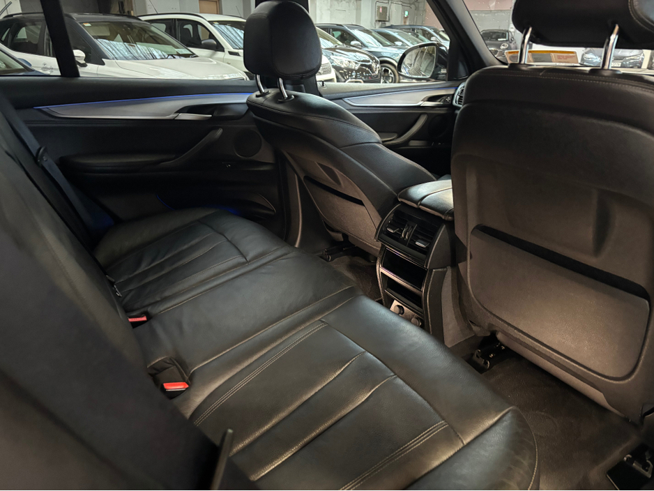 2017 BMW X5 - image 21