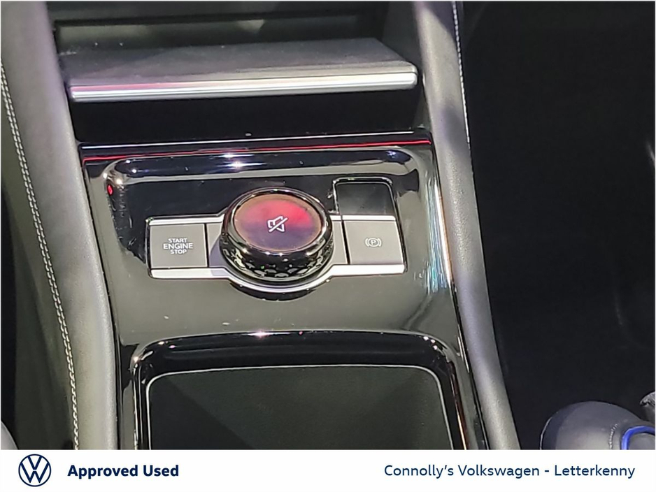 2025 Volkswagen Tiguan - image 14