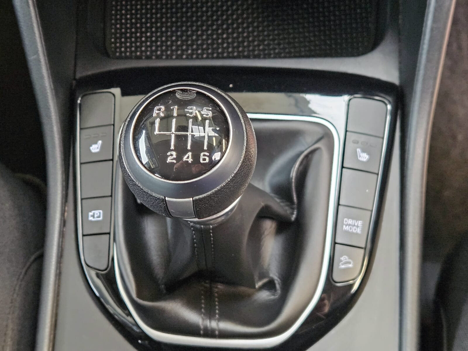 2022 Hyundai Tucson - image 12