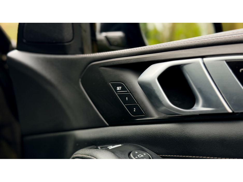 2024 BMW X5 - image 11