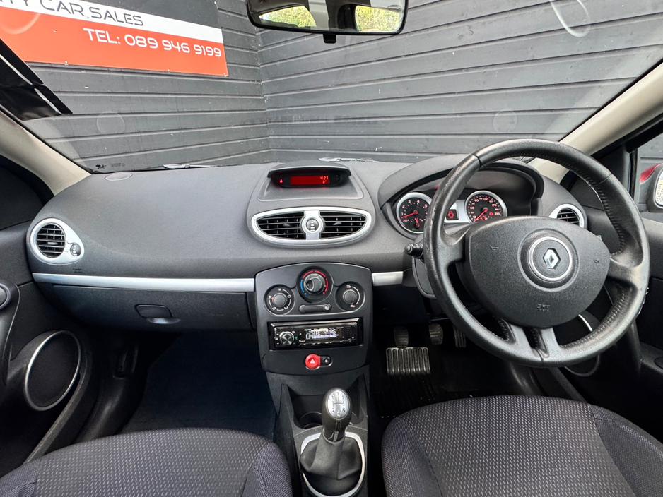 2007 Renault Clio - image 10