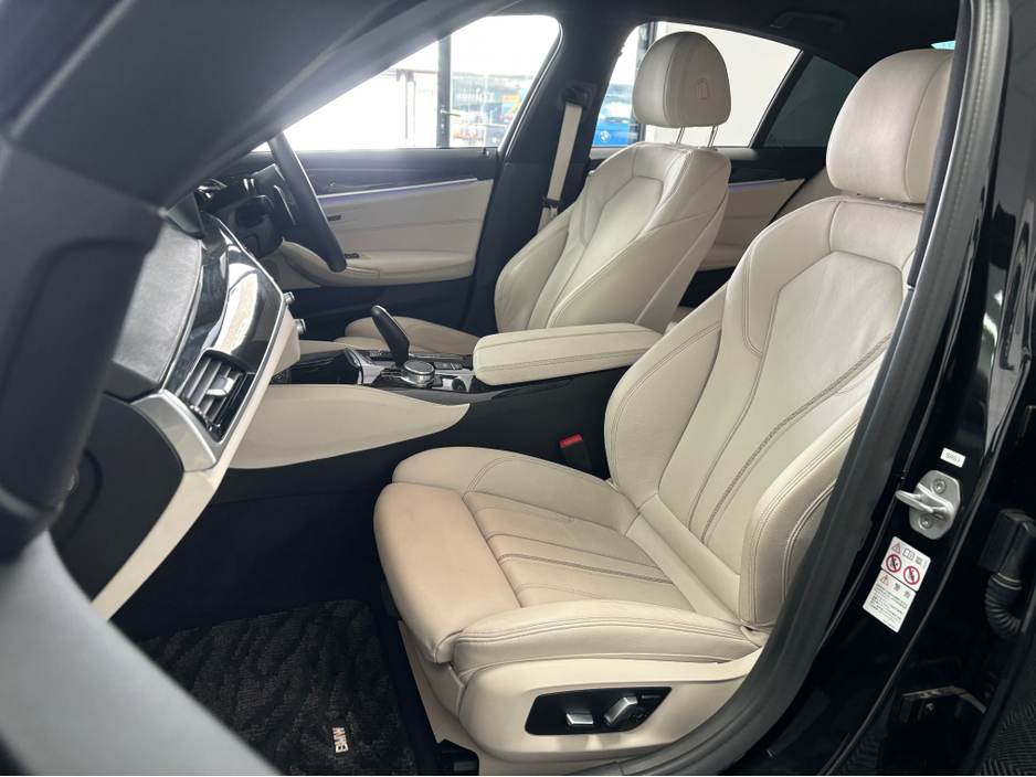 2018 BMW 5 Series - image 15