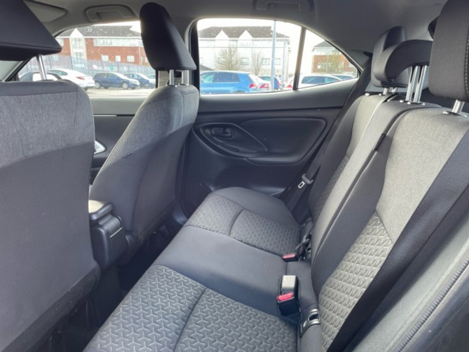 2023 Toyota Yaris Cross - image 7