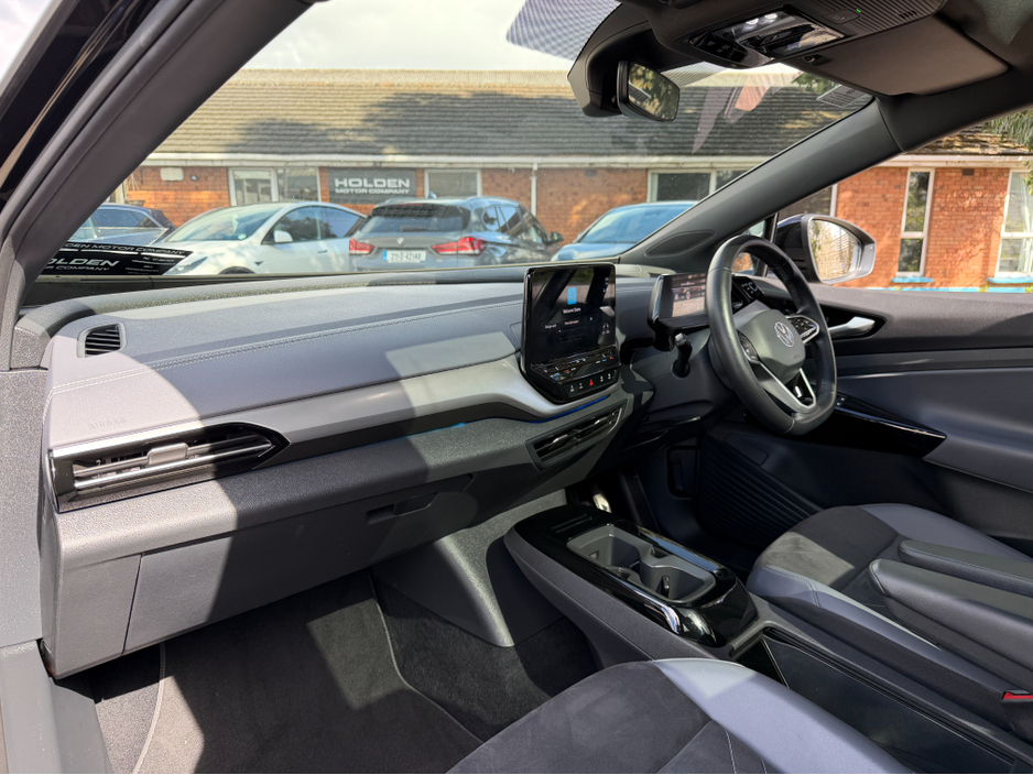2023 Volkswagen ID.4 - image 22