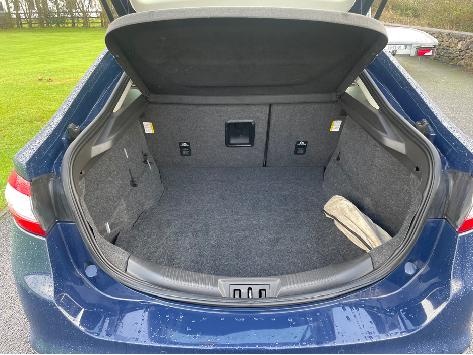 2018 Ford Mondeo - image 3