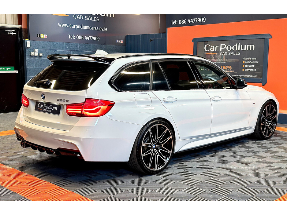 2016 BMW 3 Series - image 3