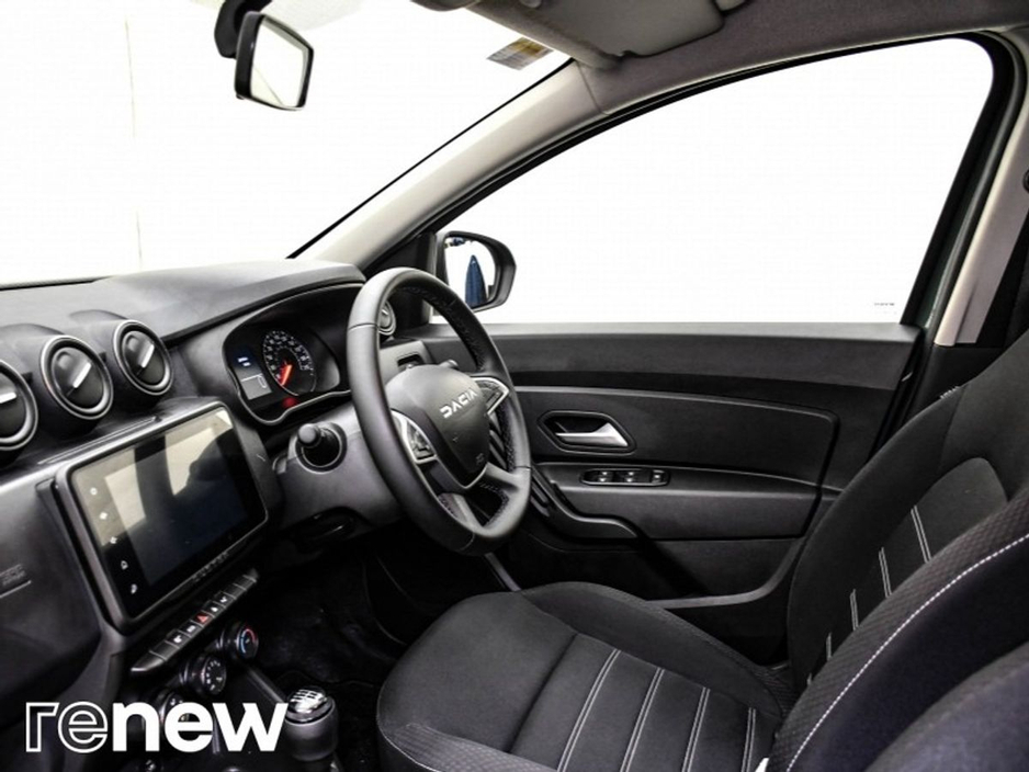 2023 Dacia Duster - image 5