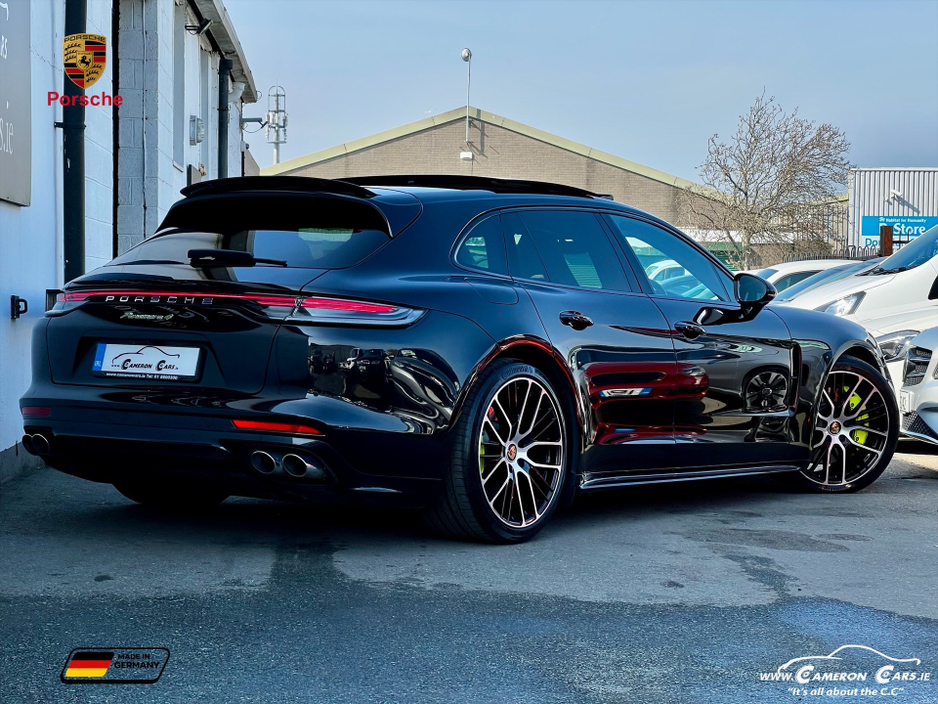 2022 Porsche Panamera - image 4
