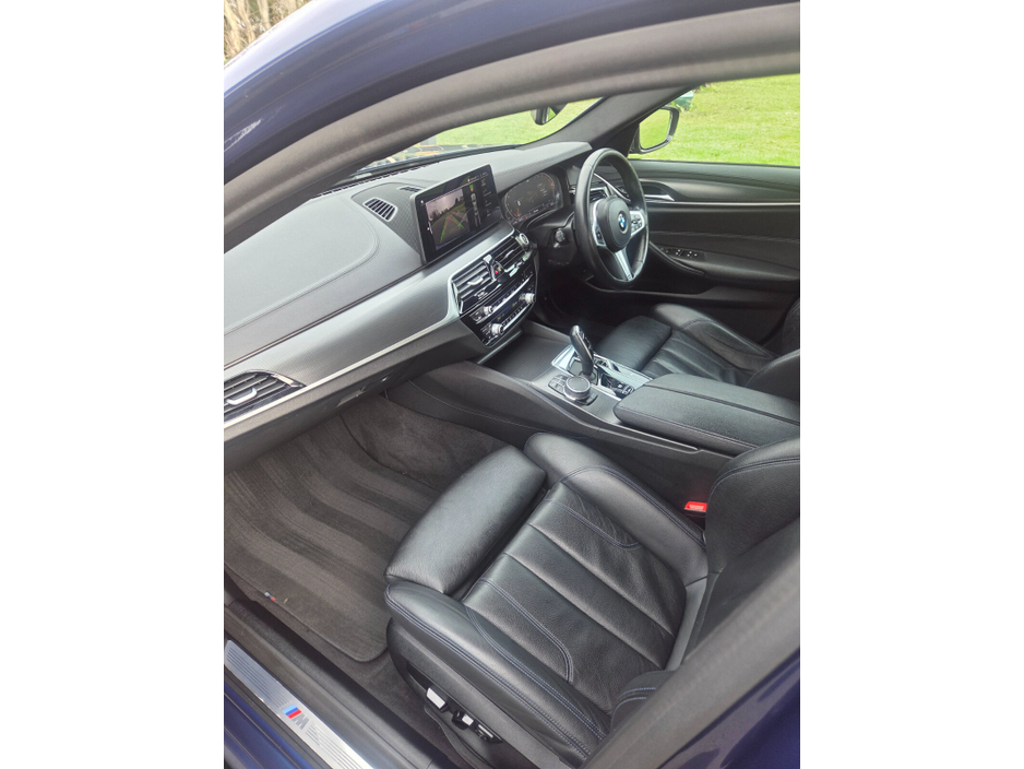 2021 BMW 5 Series - image 14