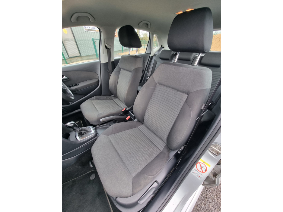 2011 Volkswagen Polo - image 16