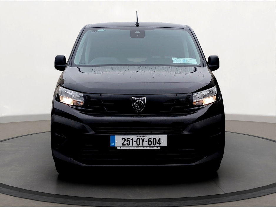 2025 Peugeot Partner - image 12