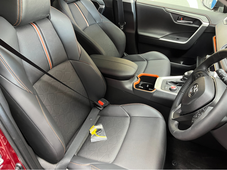 2025 Toyota Rav4 - image 10