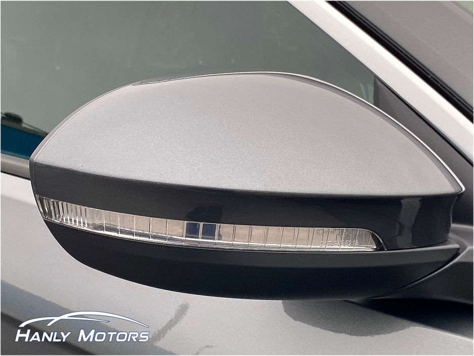 2024 Volkswagen T-Roc - image 21